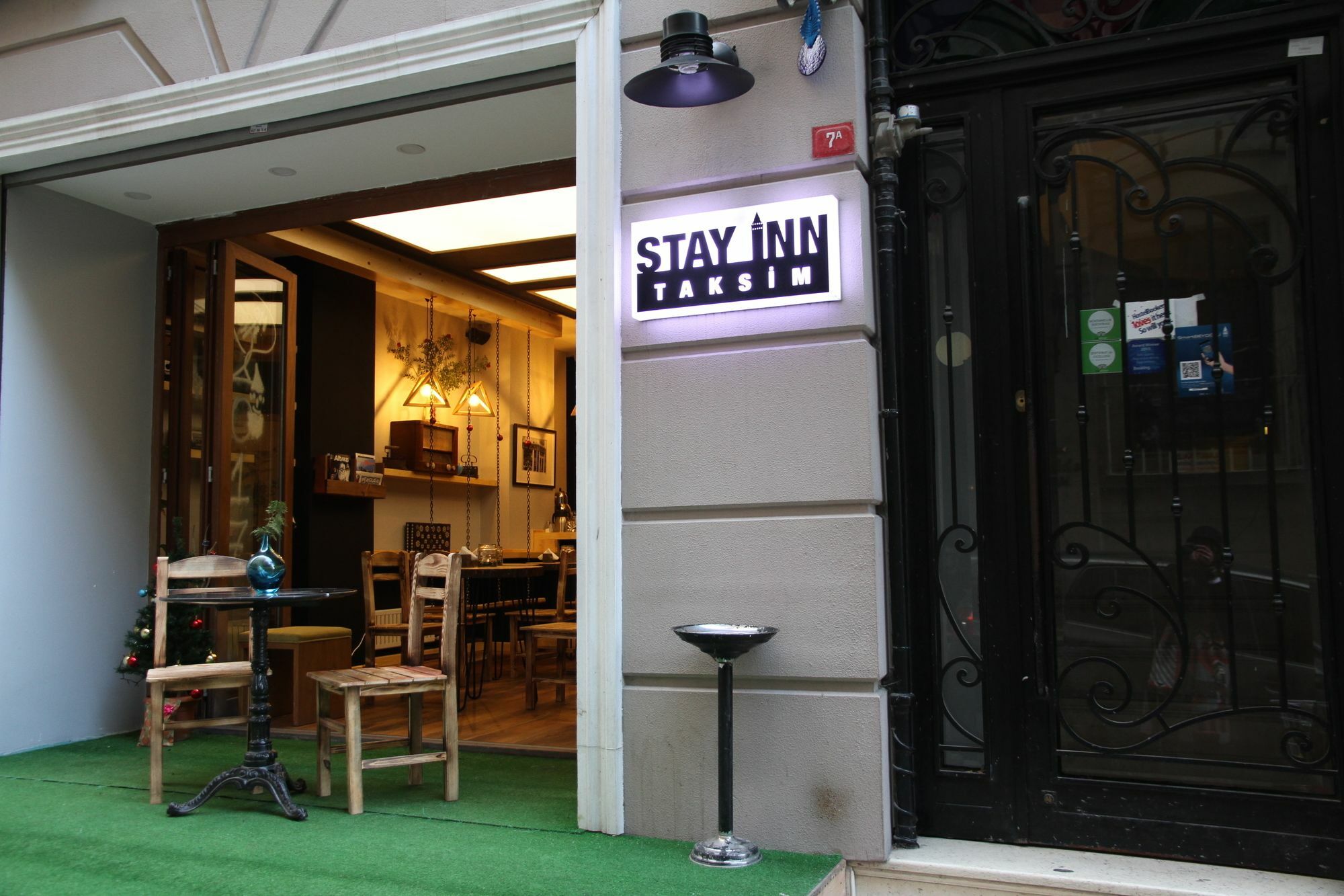 Stay Inn Taksim Hostel Istanbul Exterior photo